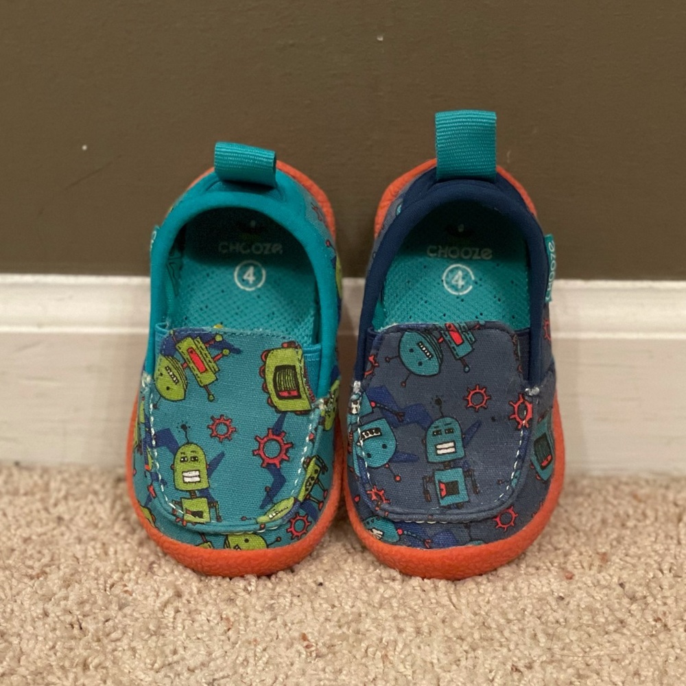 Chooze toddler slip-on SZ 4